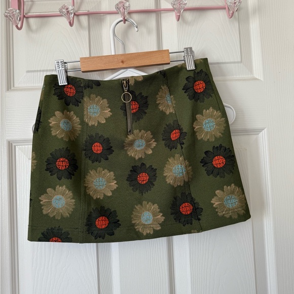 Urban Outfitters Dresses & Skirts - Urban Outfitters Green Floral Mini Skirt